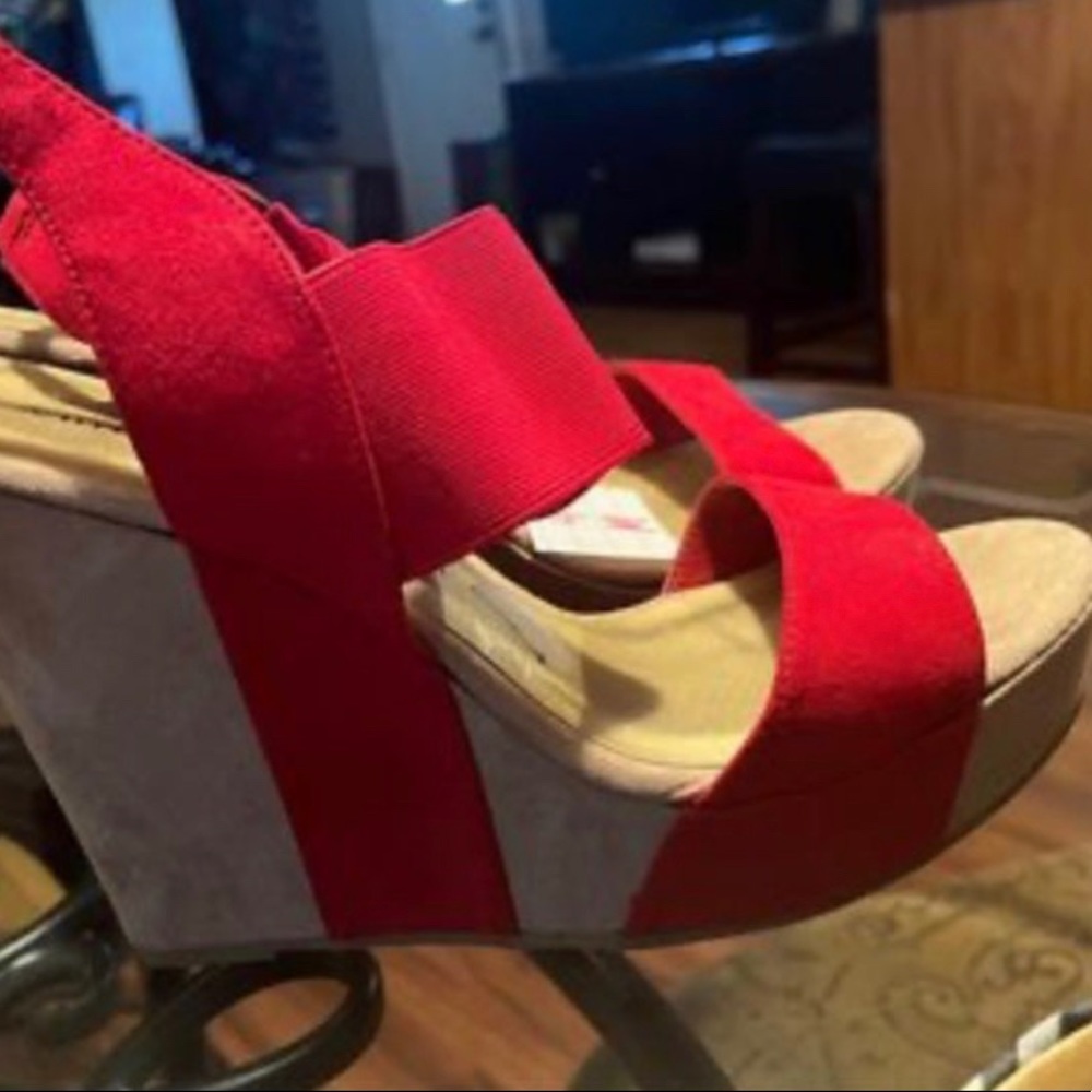 Chinese Laundry Wedges Size 9M